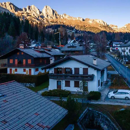 Tre Pini Apartment Falcade